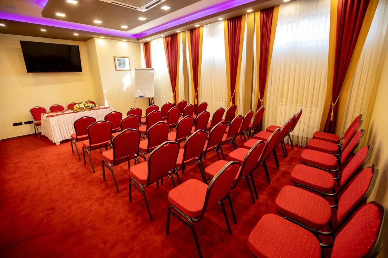 Boutique Hotel Golden Star Tuzla Buitenkant foto