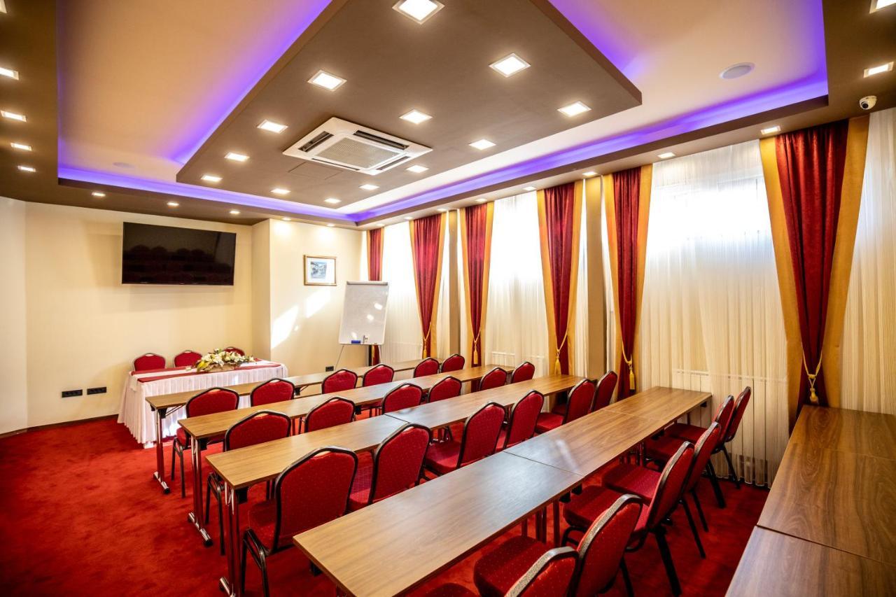 Boutique Hotel Golden Star Tuzla Buitenkant foto
