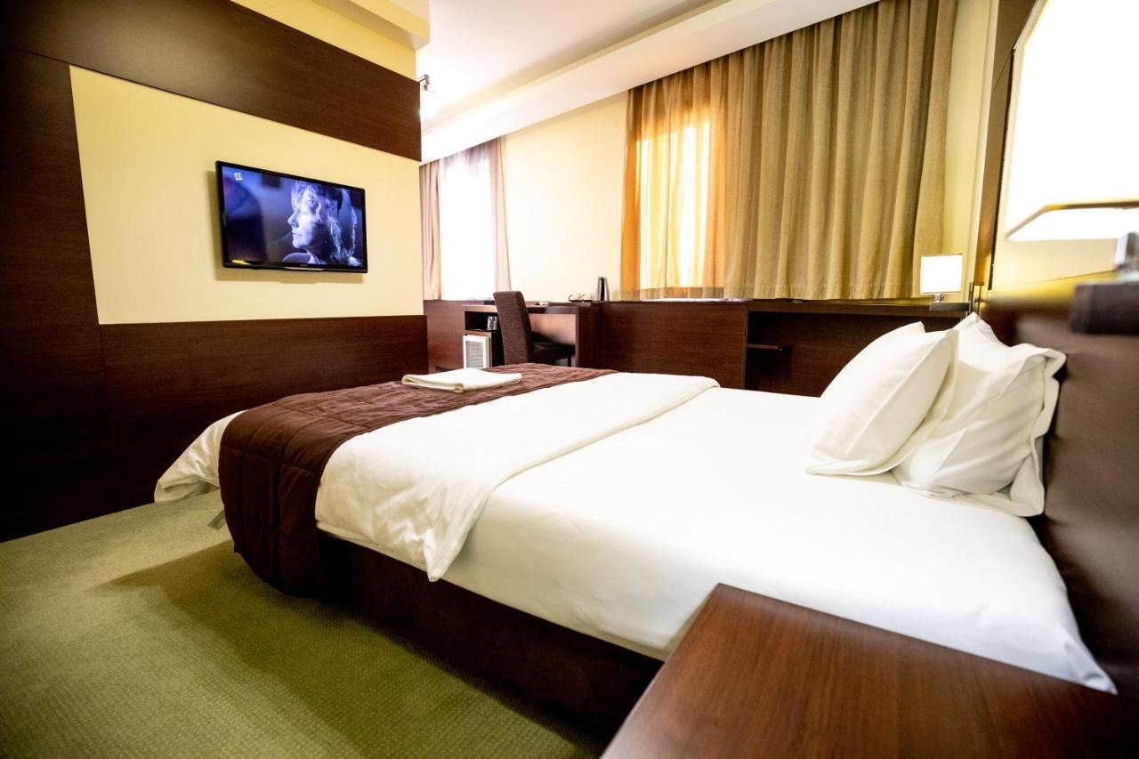 Boutique Hotel Golden Star Tuzla Buitenkant foto