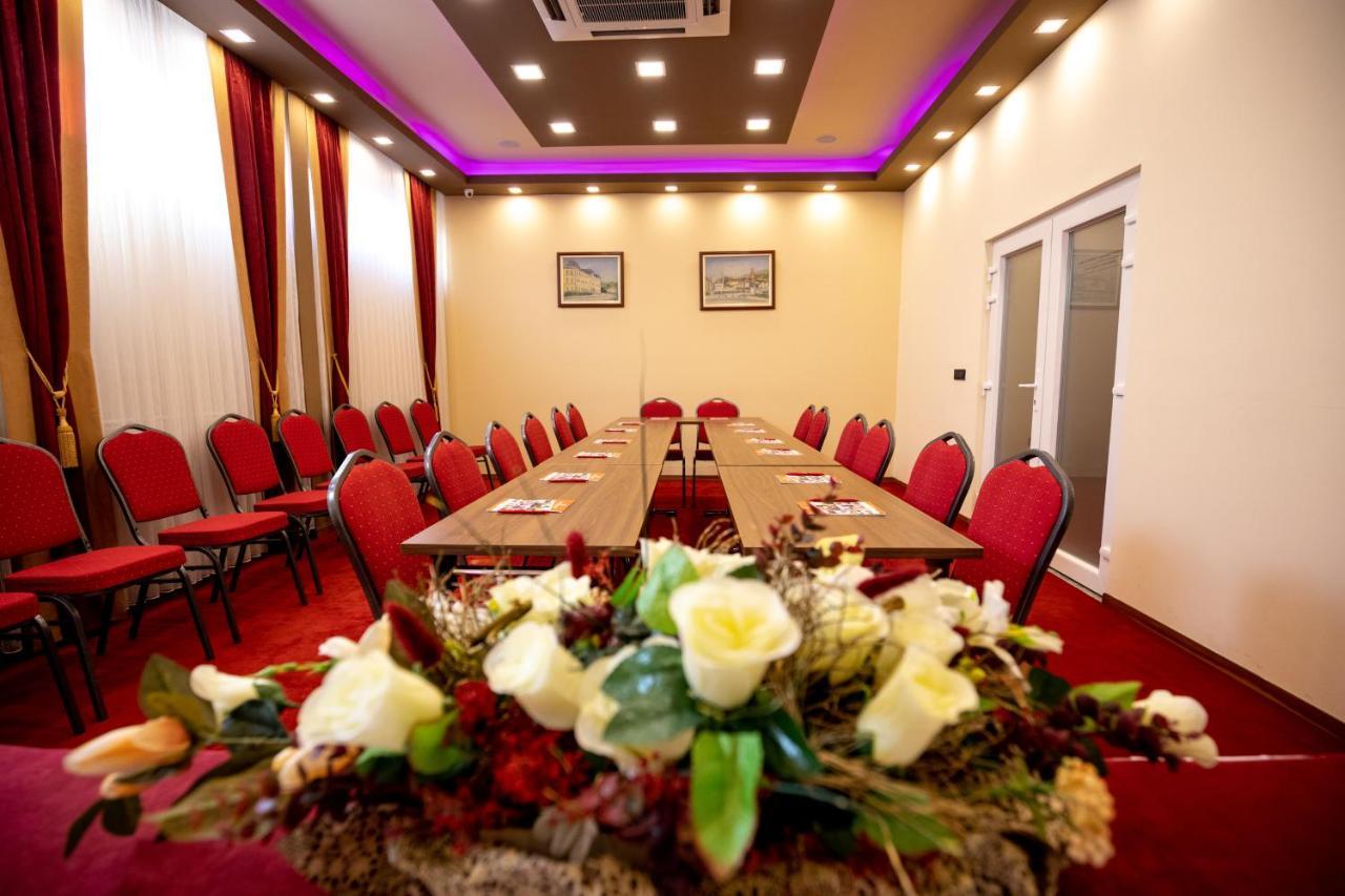 Boutique Hotel Golden Star Tuzla Buitenkant foto