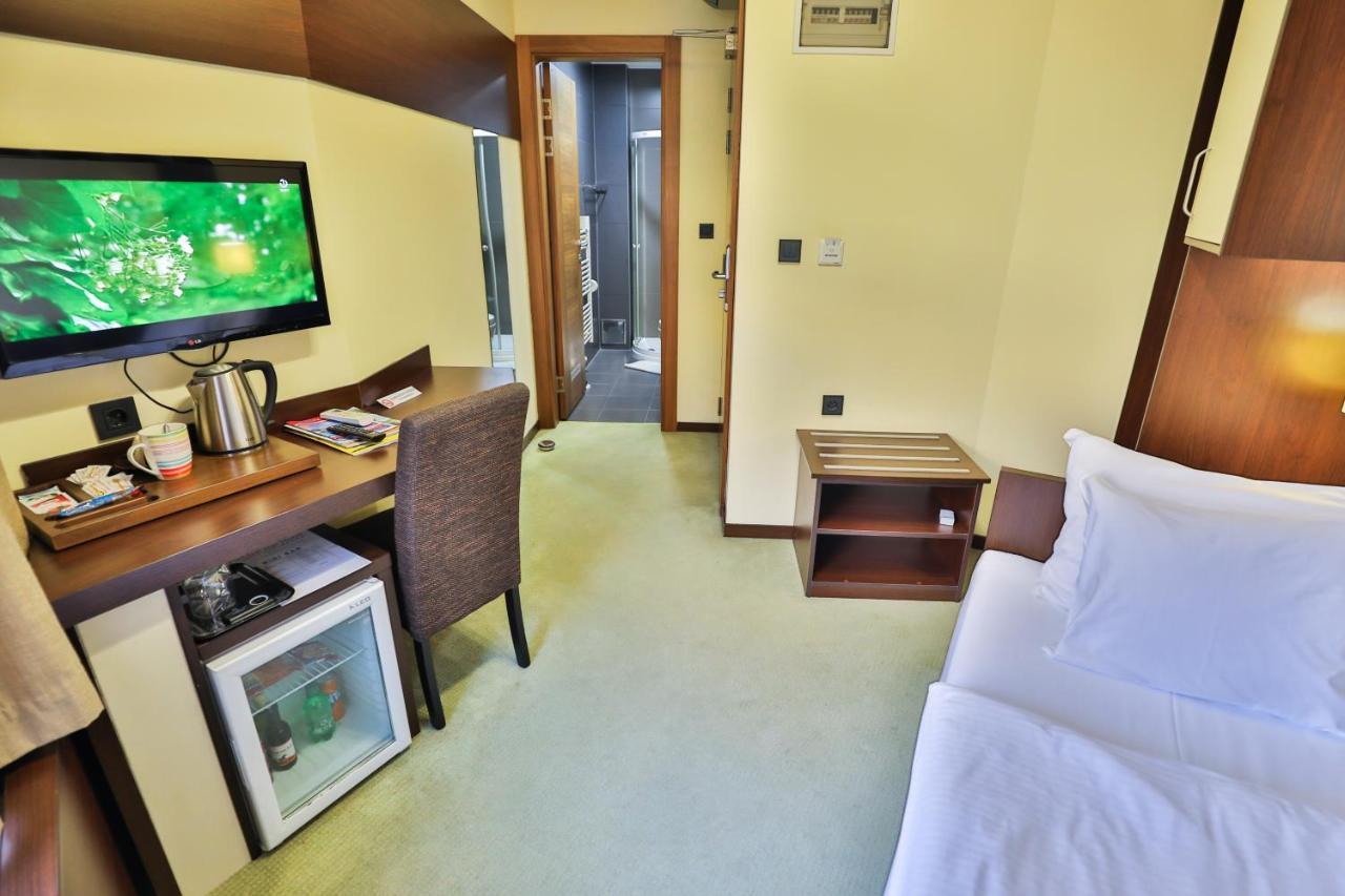 Boutique Hotel Golden Star Tuzla Buitenkant foto