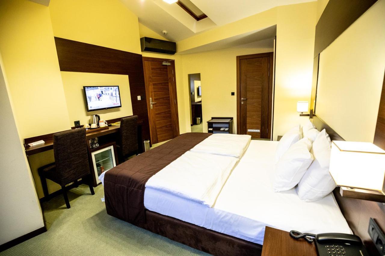 Boutique Hotel Golden Star Tuzla Buitenkant foto