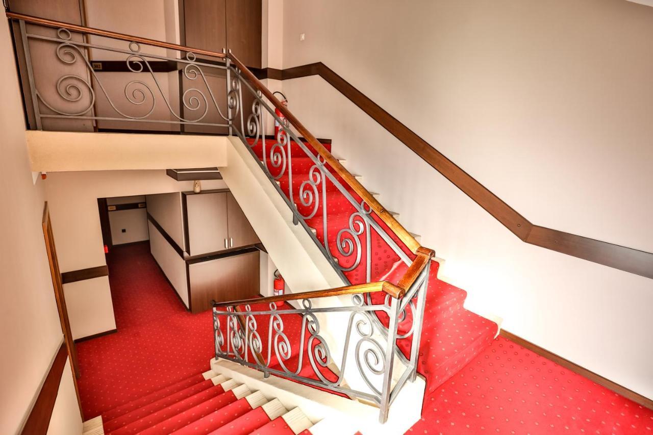 Boutique Hotel Golden Star Tuzla Buitenkant foto