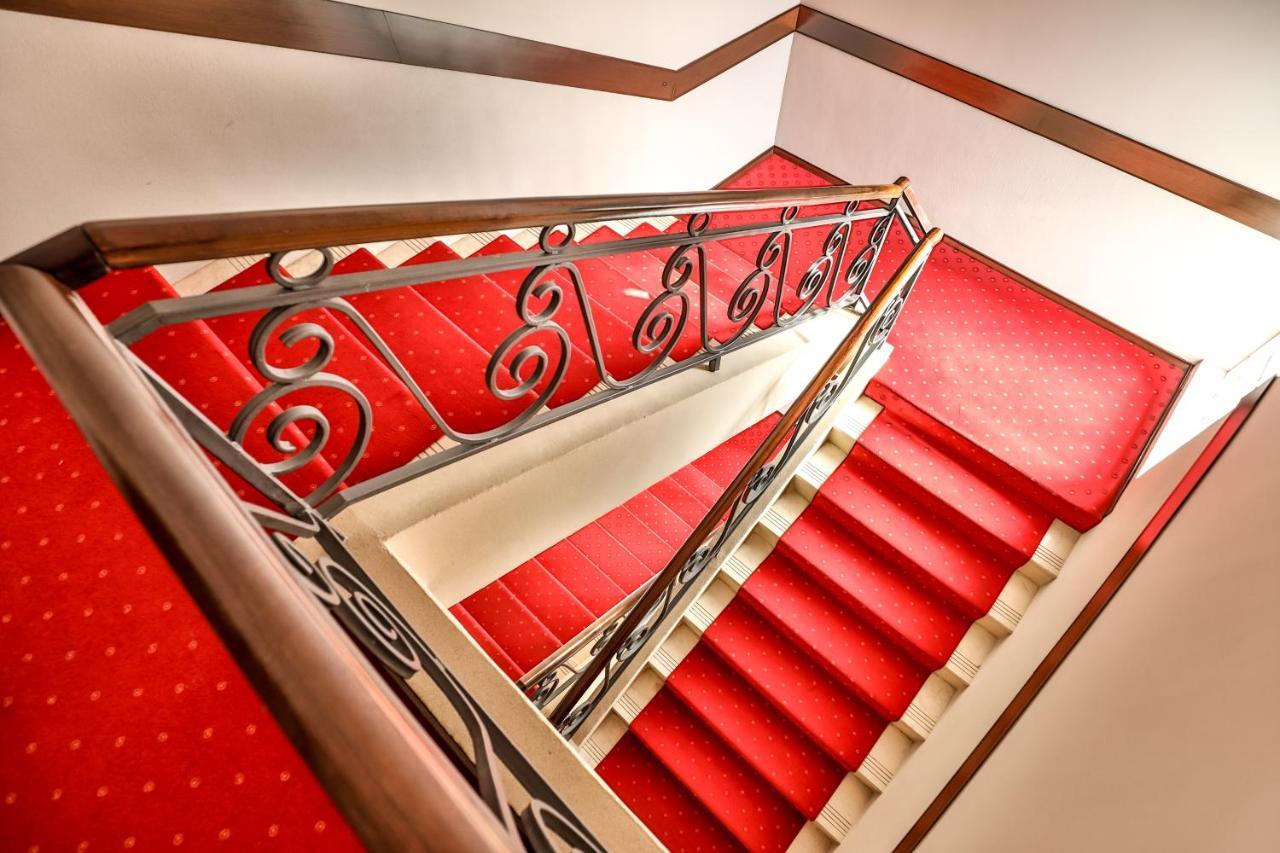 Boutique Hotel Golden Star Tuzla Buitenkant foto