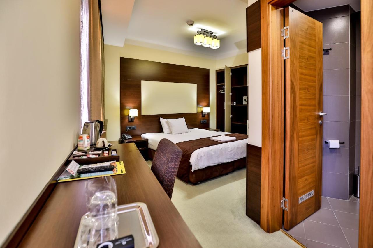 Boutique Hotel Golden Star Tuzla Buitenkant foto