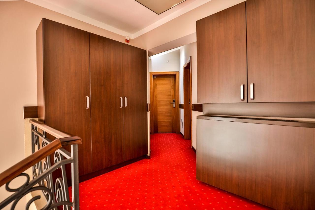 Boutique Hotel Golden Star Tuzla Buitenkant foto